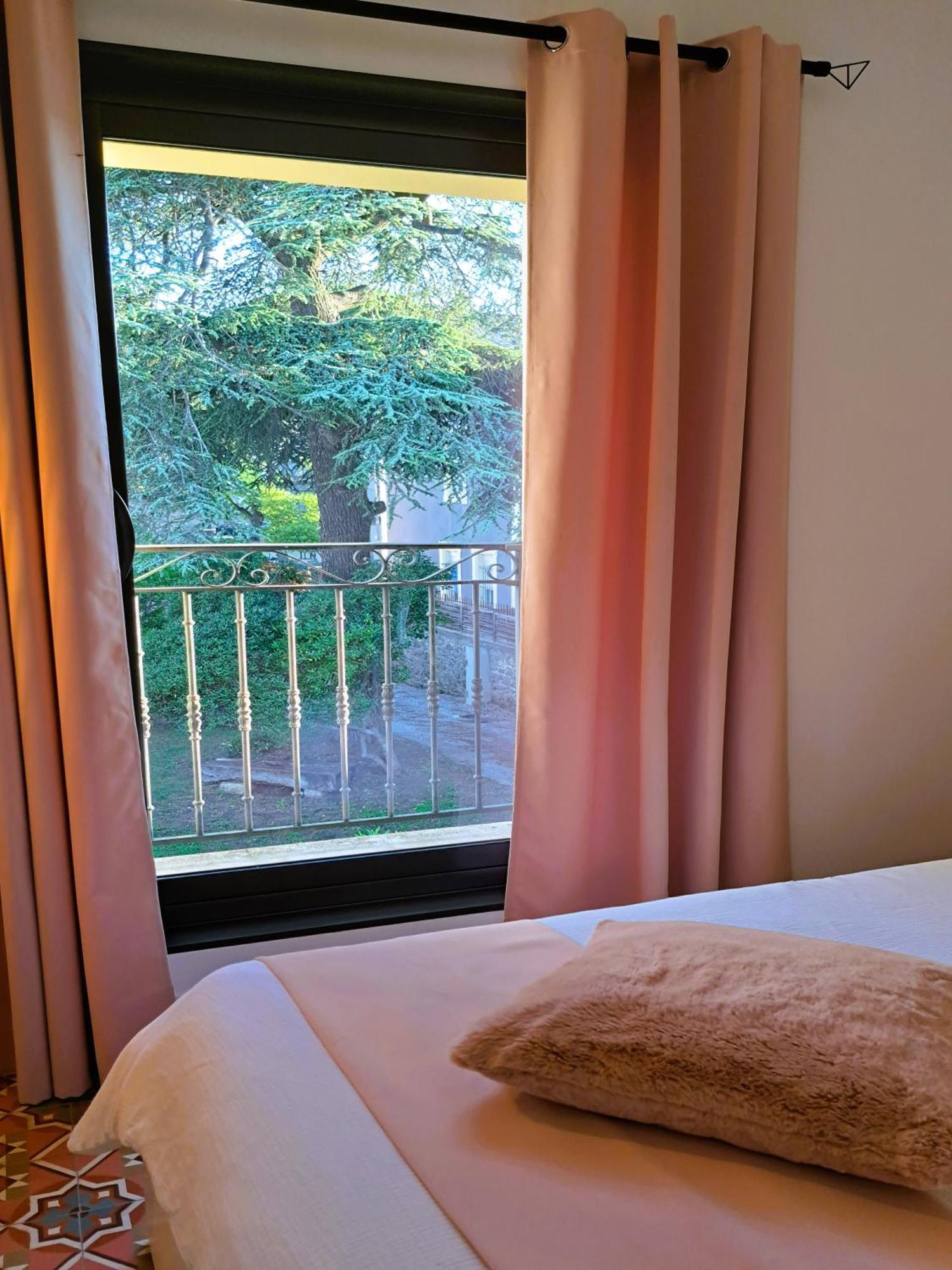 Les Gites De Monte Blanco Les Chambre D'Hotes Montblanc Bagian luar foto